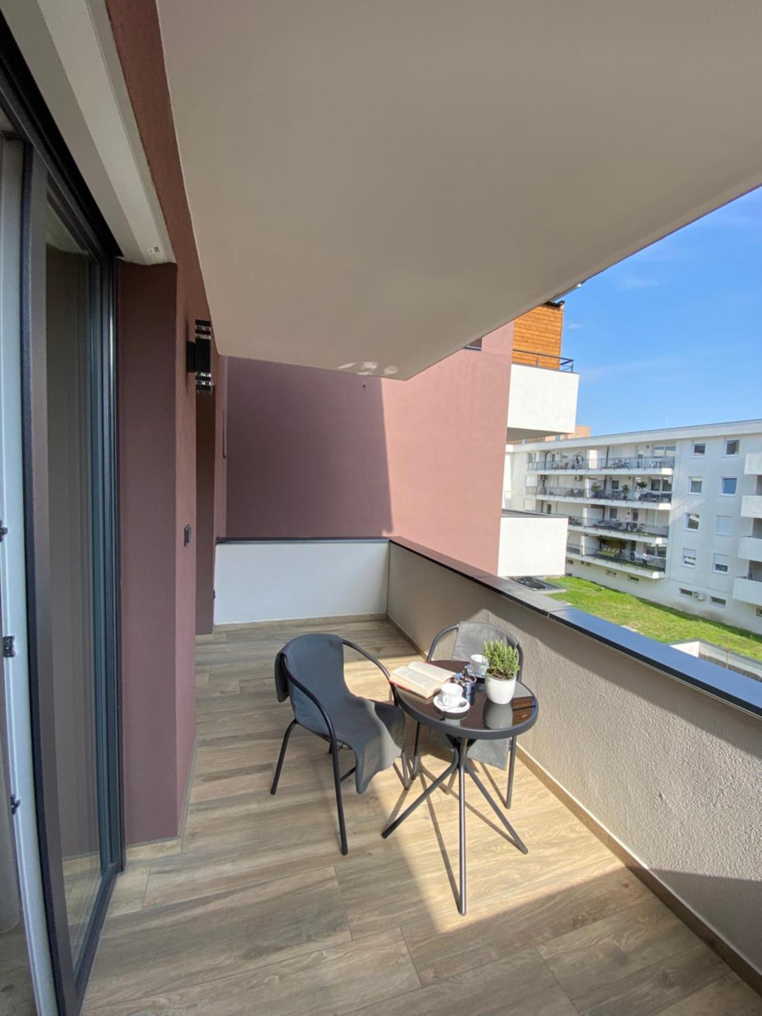 T27 Apartments Free Parking Ingyenes Zart Parkolo Gyor Bagian luar foto
